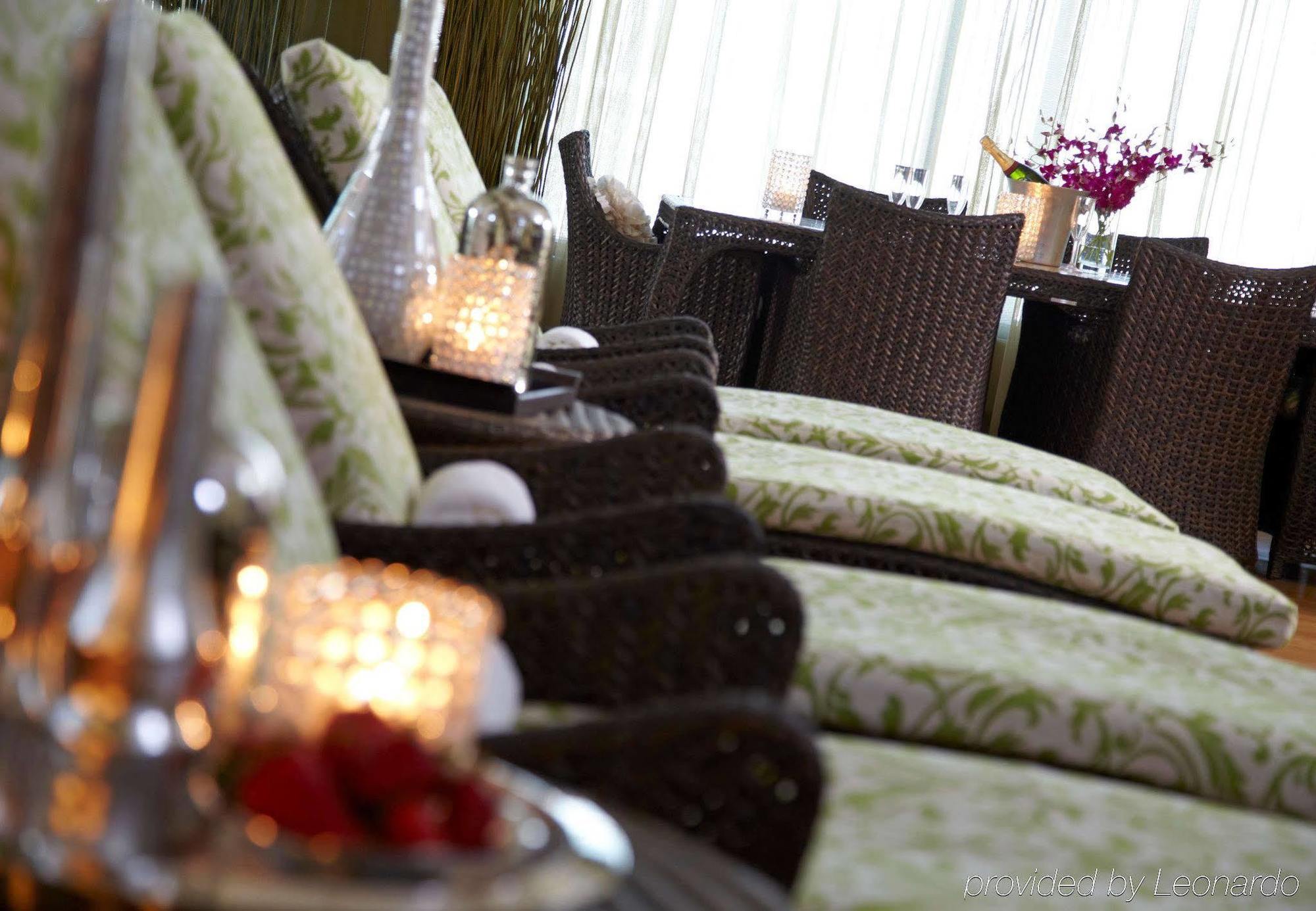 Renaissance & At The Convention Center Hotel 4*