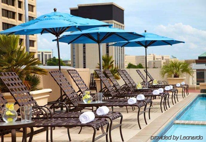 Hotel Renaissance & At The Convention Center 4*