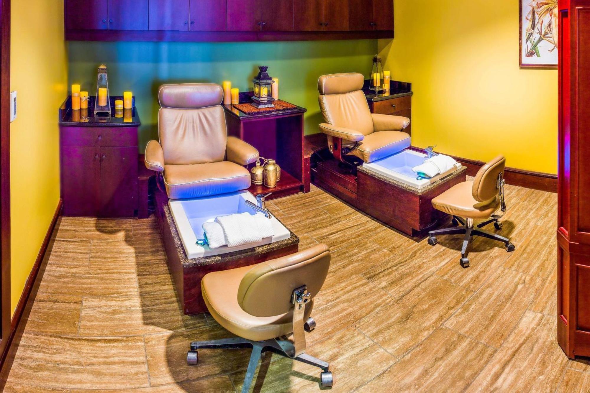 Renaissance & At The Convention Center Hotel 4*